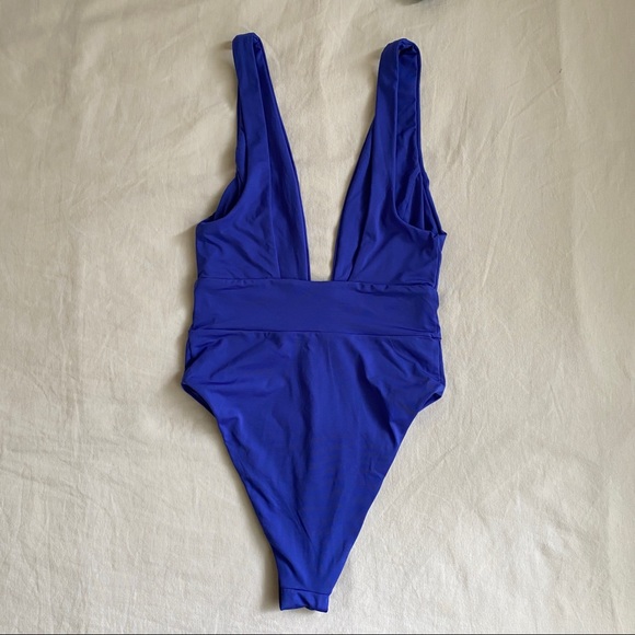 Bond-eye one piece - Picture 2 of 5